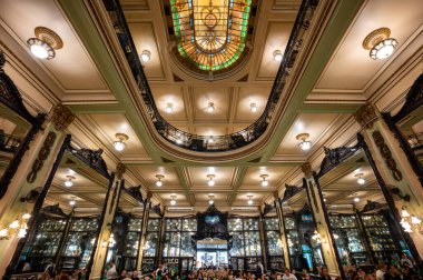 Rio de Janeiro, Brezilya - 12 Şubat 2026: Rio şehir merkezinde yer alan ünlü bir kafe ve simge olan Şekerleme Colombo 'nun İçi.