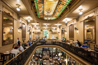 Rio de Janeiro, Brezilya - 12 Şubat 2026: Rio şehir merkezinde yer alan ünlü bir kafe ve simge olan Şekerleme Colombo 'nun İçi.