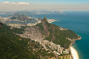 Doğal Rio de Janeiro havadan görünümü