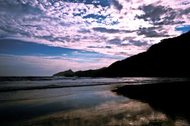 Boş ve temiz tropikal plaj