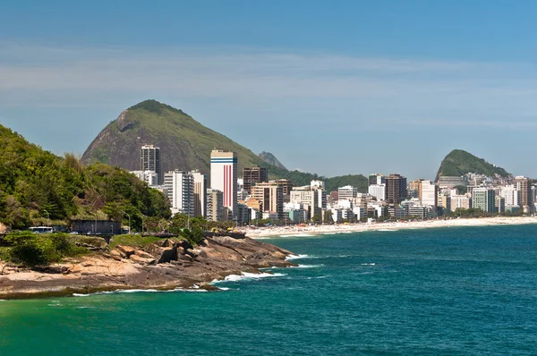 Praia Leblon e Favela Vidigal — Fotografia de Stock