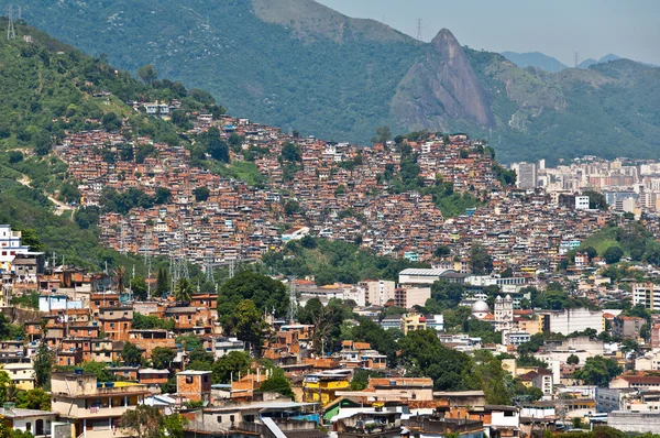Skyline de los barrios marginales de Río de Janeiro — Foto de Stock