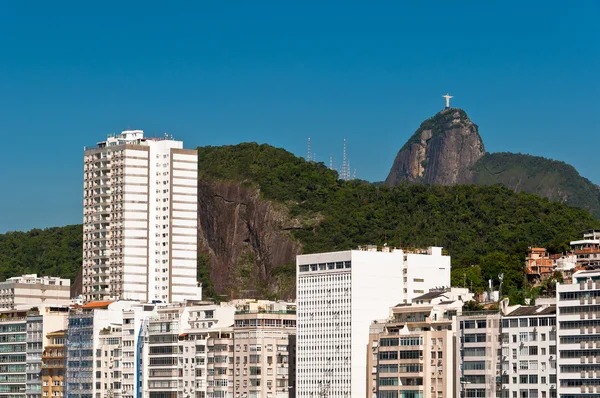 Edifícios de luxo em frente à praia de Copacabana — Fotografia de Stock