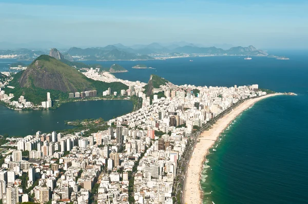 Med utsikt över stranden Ipanema — Stockfoto