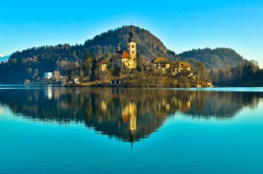 Bled Gölü üzerinde şaşırtıcı görünümü