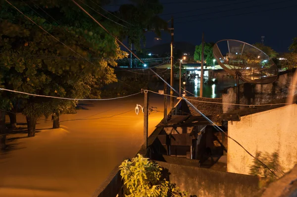 Zona de habitação pobre inundada — Fotografia de Stock