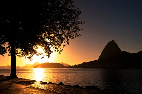 Silhouette of Sugarloaf Mountain — Stock Photo, Image