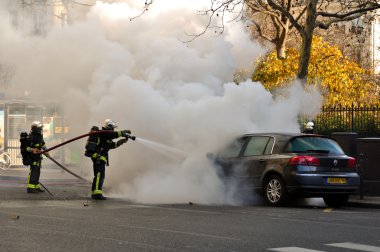 Paris sokaklarında kazasında