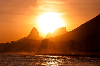 Sugarloaf dağ silueti