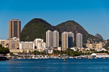 Turist tekneleri Botafogo Bay