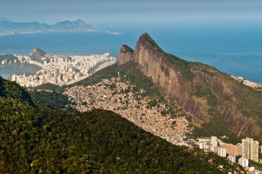 Favela da Rocinha havadan görünümü