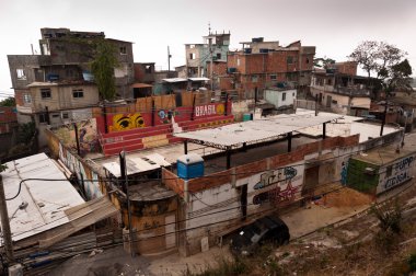 Kırılgan konut inşaatları