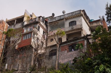 Kırılgan konut inşaatları