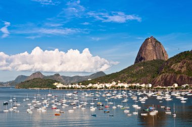 Sugarloaf dağ Rio de Janeiro, Brezilya üzerinden Botafogo Alışveriş Merkezi Görünümü