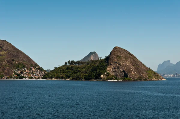 Montañas y Edificios de Río de Janeiro — Foto de Stock