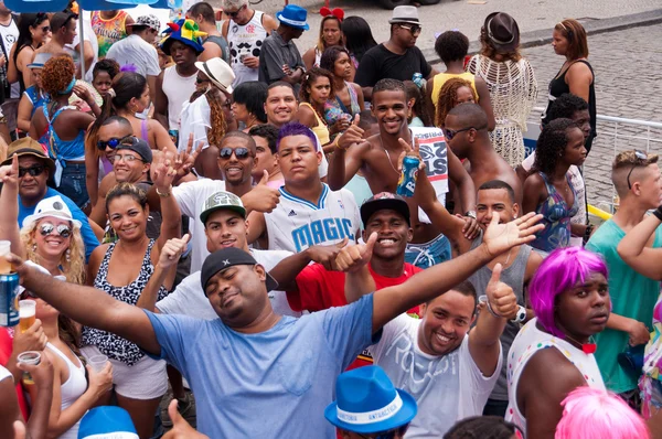 Miles de juerguistas en el carnaval de Río — Foto de Stock