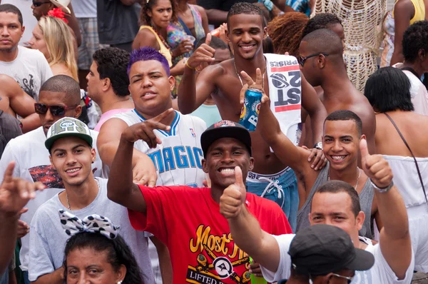 Migliaia di festaioli al carnevale di Rio — Foto Stock