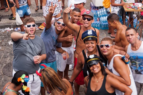 Revellers Rio karnaval üzerinde binlerce — Stok fotoğraf