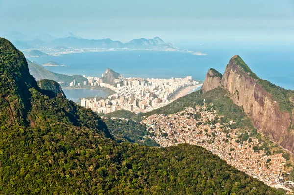 Favela da Rocinha havadan görünümü — Stok fotoğraf