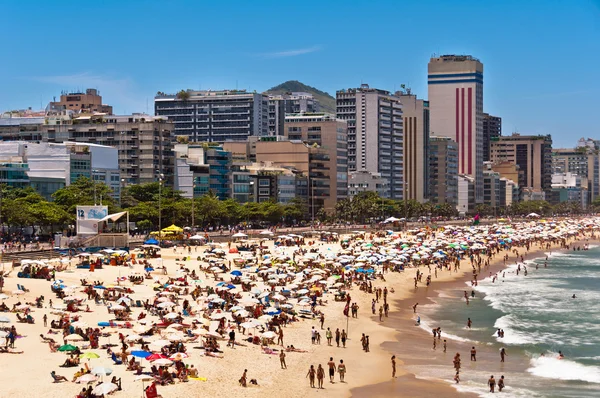 Słoneczny dzień w Ipanema Beach — Zdjęcie stockowe