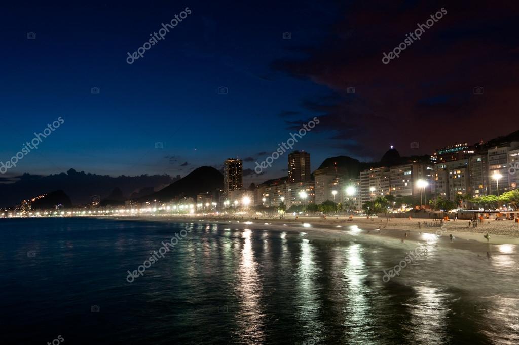 Copacabana Strand Bij Nacht Stockfoto C Dabldy 98210042