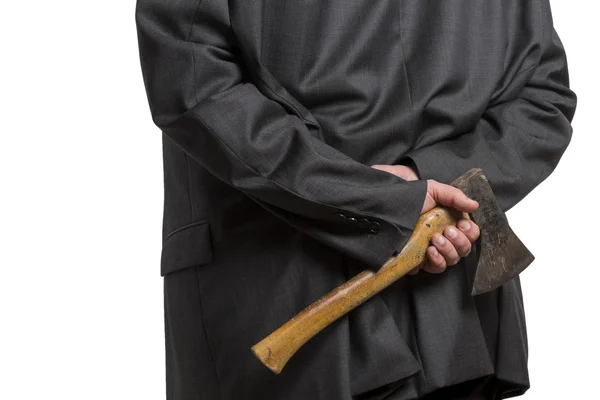 Balta ile takım elbiseli adam