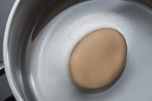 Pot pişirme yumurta — Stok fotoğraf