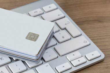 Kredi kartları ve klavye