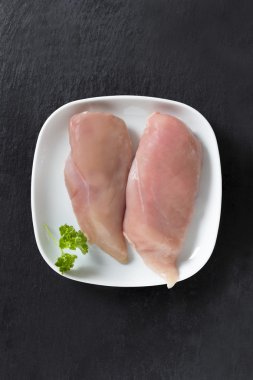 tavuk göğsü fileto kayrak üzerine