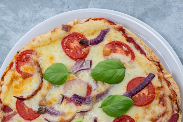 Pizza fatta in casa — Foto Stock