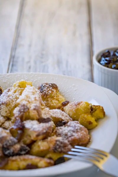 Kaiserschmarrn traditional austrian pancake — Stock Photo, Image