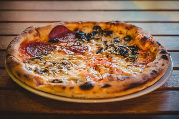 Oven made pizza — Stock Photo, Image