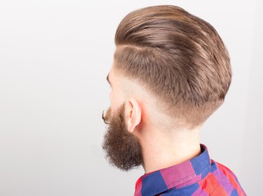 Yeni saç kesimin hipsters için