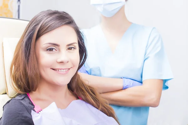 Donna dal dentista — Foto Stock