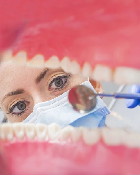 Dentista trabajando POV — Foto de Stock