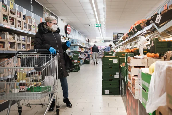 Lubin Poland January 2021 Woman Face Mask Due Pandemic Covid — Stock Photo, Image