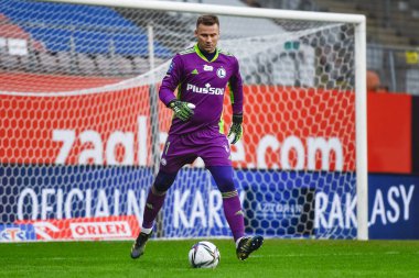 LUBIN, POLAND - 21 Mart 2021: KGHM Zaglebie Lubin - Legia Warszawa 0: 4 arasında Polonya futbolu maçı. Eylem kalecisi Artur Boruc.