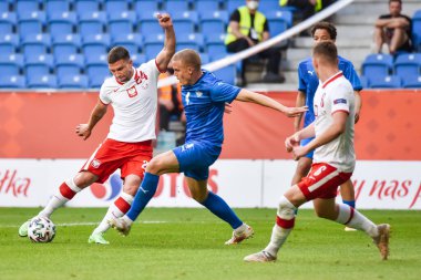 POZNAN, POLAND - 8 Haziran 2021: Dostça futbol maçı Polonya - İzlanda 2: 2 Aslında Jakub Swierczok.