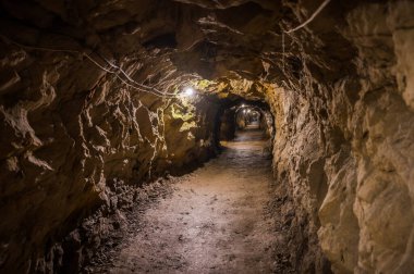 Riese kompleksinin bir parçası olarak Adit Wlodarz, Polonya 'da Alman Üçüncü Reich tarafından inşa edilen yeraltı tünelleri.