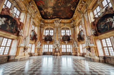 LUBIAZ, POLAND - 14 Kasım 2021: Barok Manastırı Prenslik Sarayı.