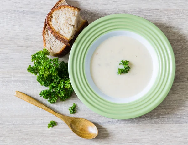 Suppe und Petersilie — Stockfoto