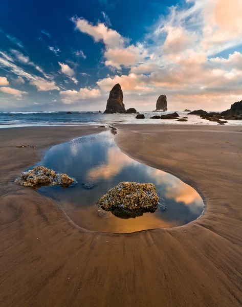 Zonsondergang op Cannon Beach, Oregon — Stockfoto