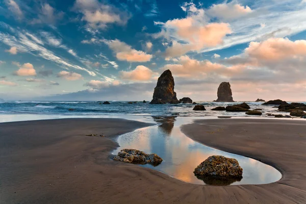 Zonsondergang op Cannon Beach, Oregon — Stockfoto