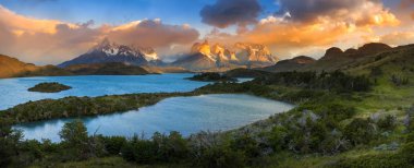Lago Pehoe, Güney Şili'deki Torres del Paine Millî Parkı