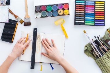Üstten Görünüm resim ressam 
