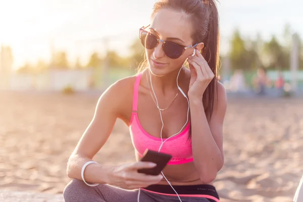 Bella atleta di fitness donna — Foto Stock