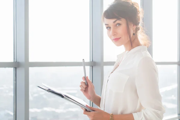 Attractive ambitious businesswoman — Stock Photo, Image