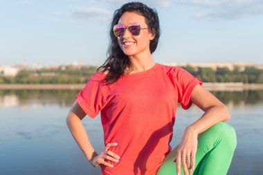 gülümseyen kadın yaz