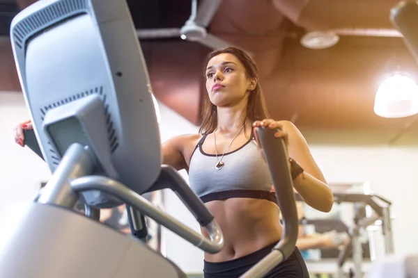 Fit mulher fazendo exercício — Fotografia de Stock