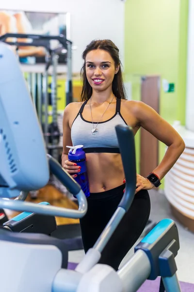 Fit woman doing exercise — Stock Photo, Image